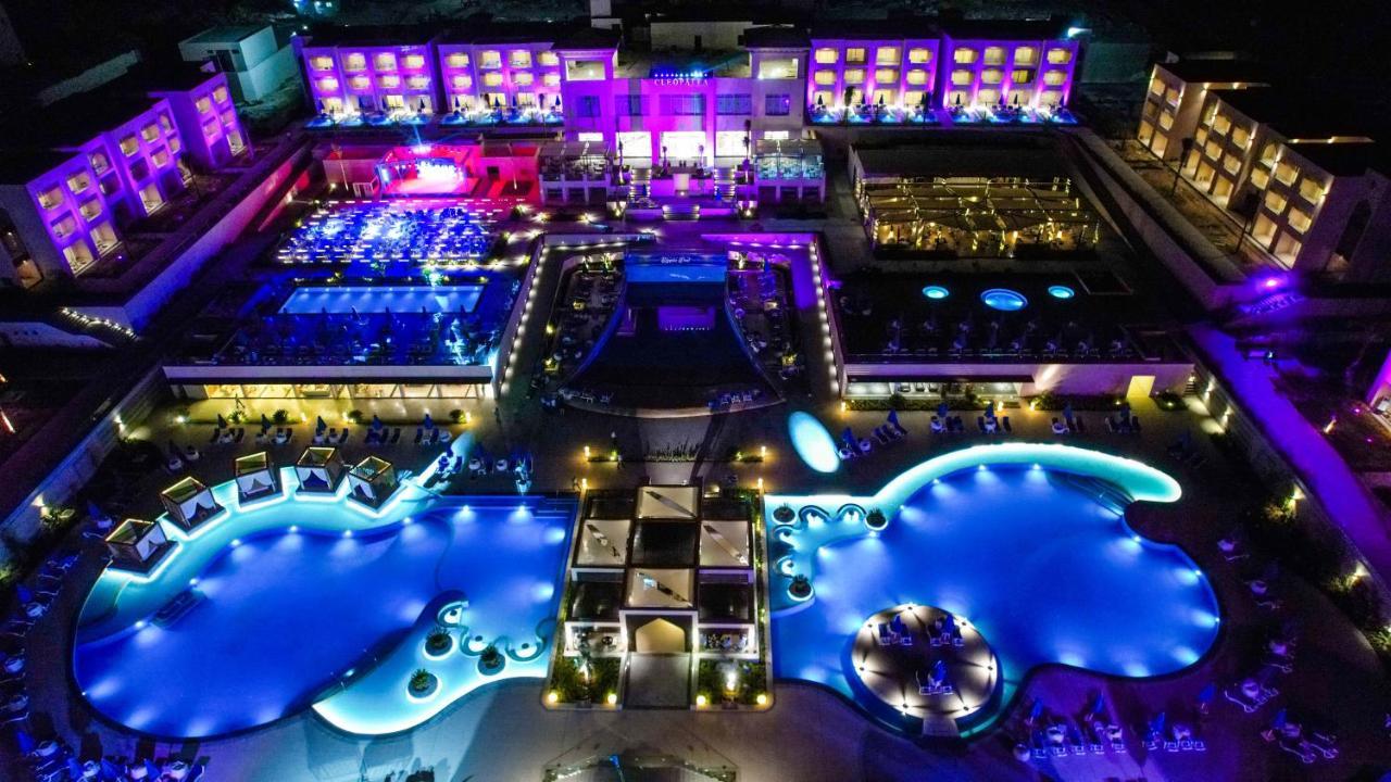 Cleopatra Luxury Resort Sharm - Adults Only 16 Years Plus Exterior photo The pool at the Hard Rock Hotel