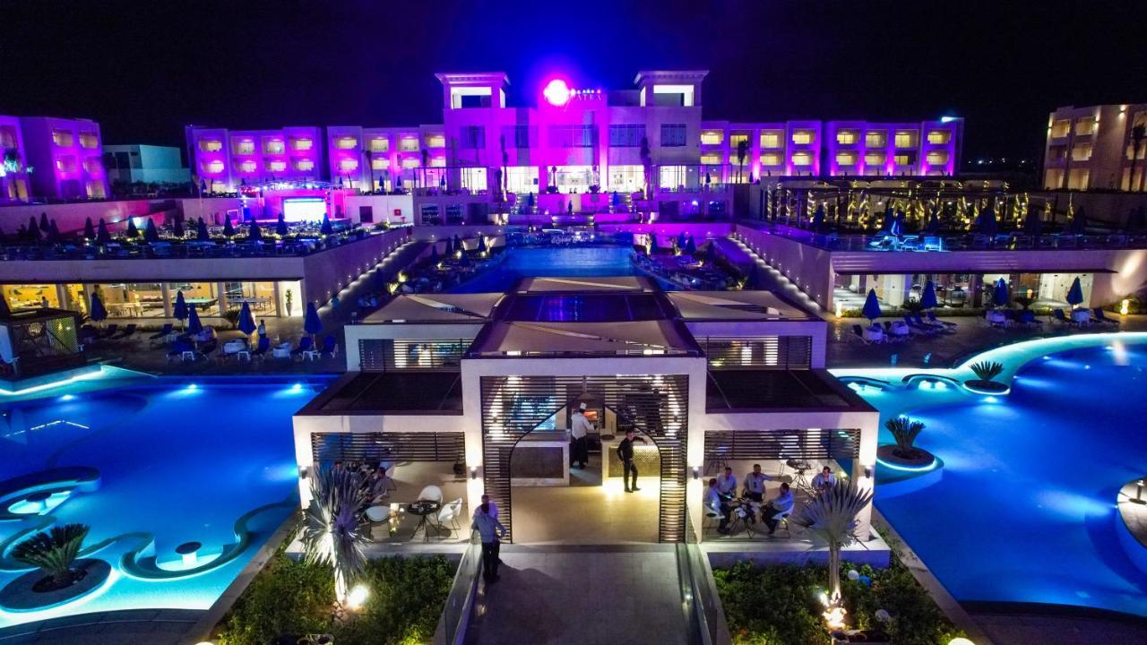 Cleopatra Luxury Resort Sharm - Adults Only 16 Years Plus Exterior photo The resort at night