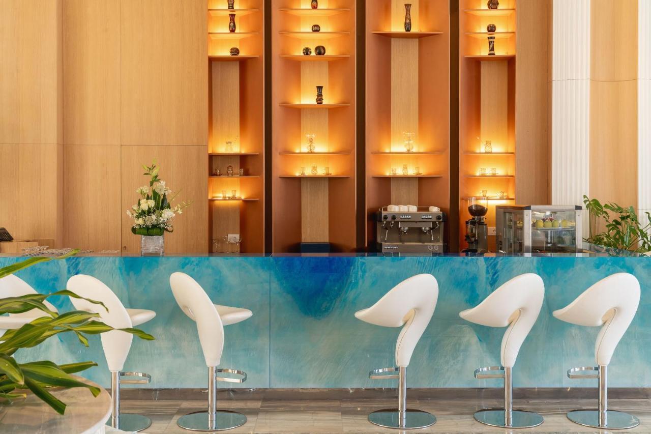 Cleopatra Luxury Resort Sharm - Adults Only 16 Years Plus Exterior photo The bar at the lobby